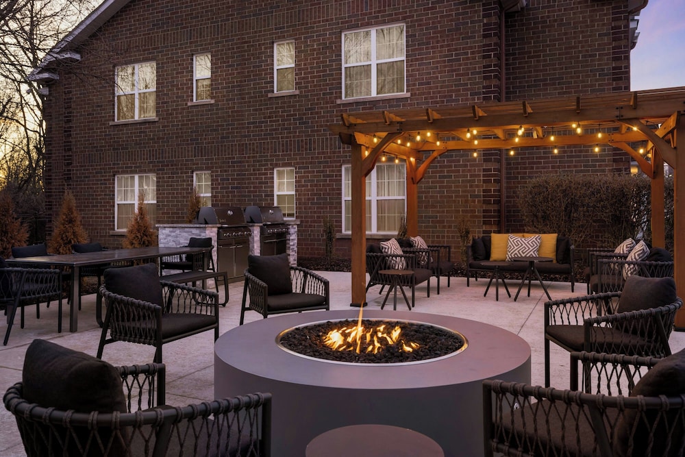 Towneplace Suites By Marriott Detroit Dearborn 17/33