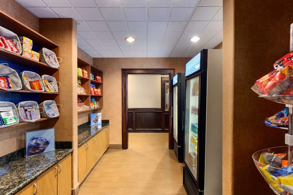 Hampton Inn & Suites Pharr, TX 22/52