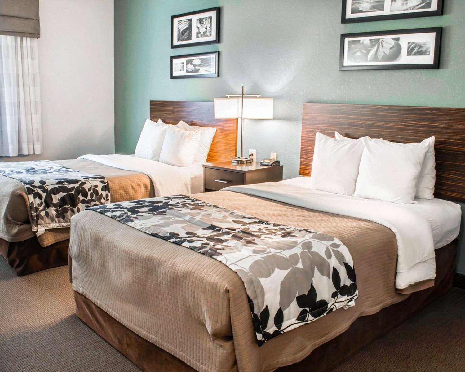 ROOM, 2 DOUBLE BEDS