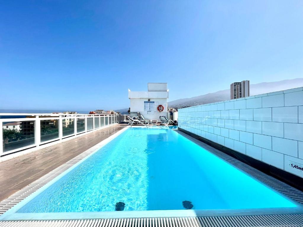 Hotel Tropical 51/56