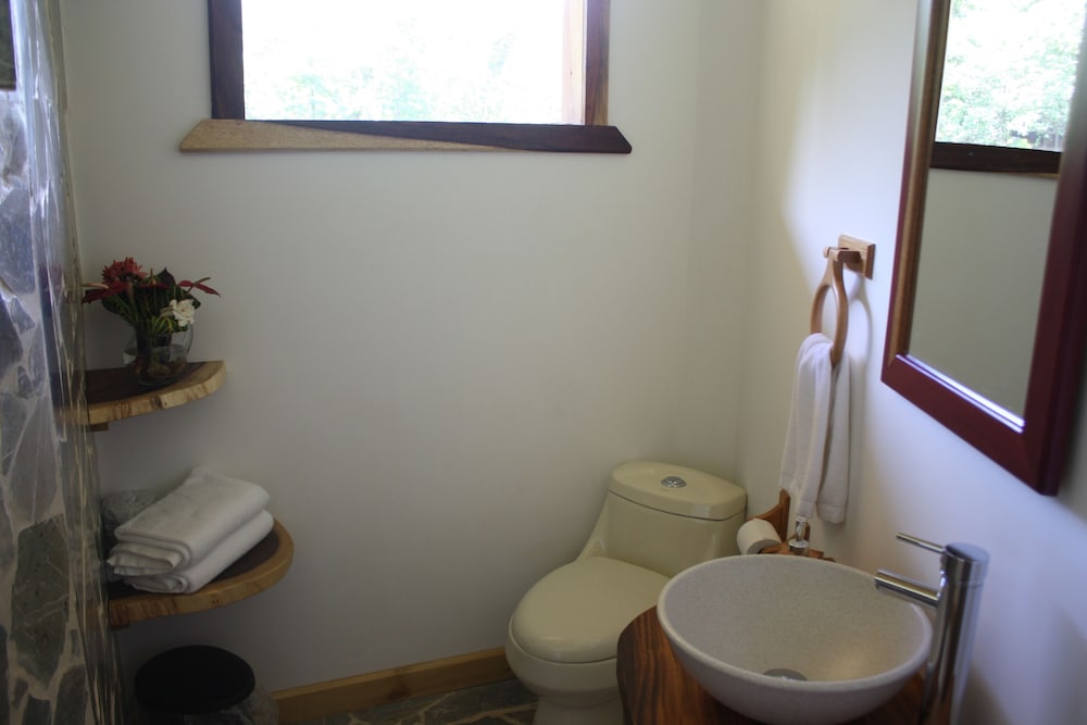 Macaw Lodge 64/64