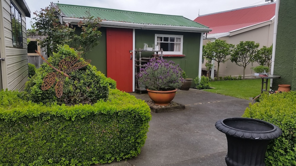 Designer Cottage 1/65