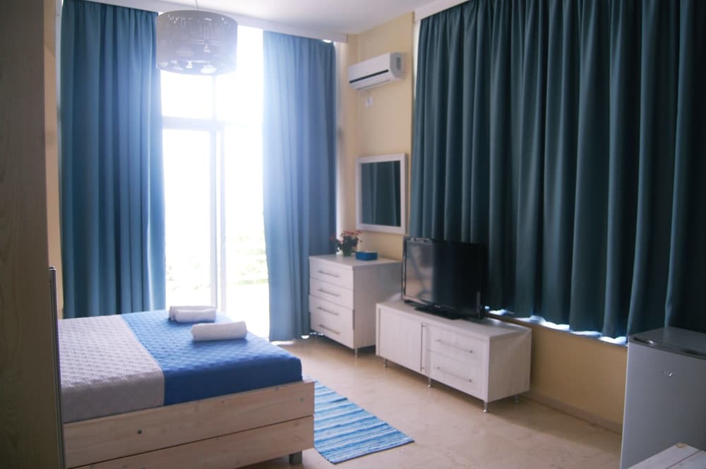 Hotel Saranda 38/79