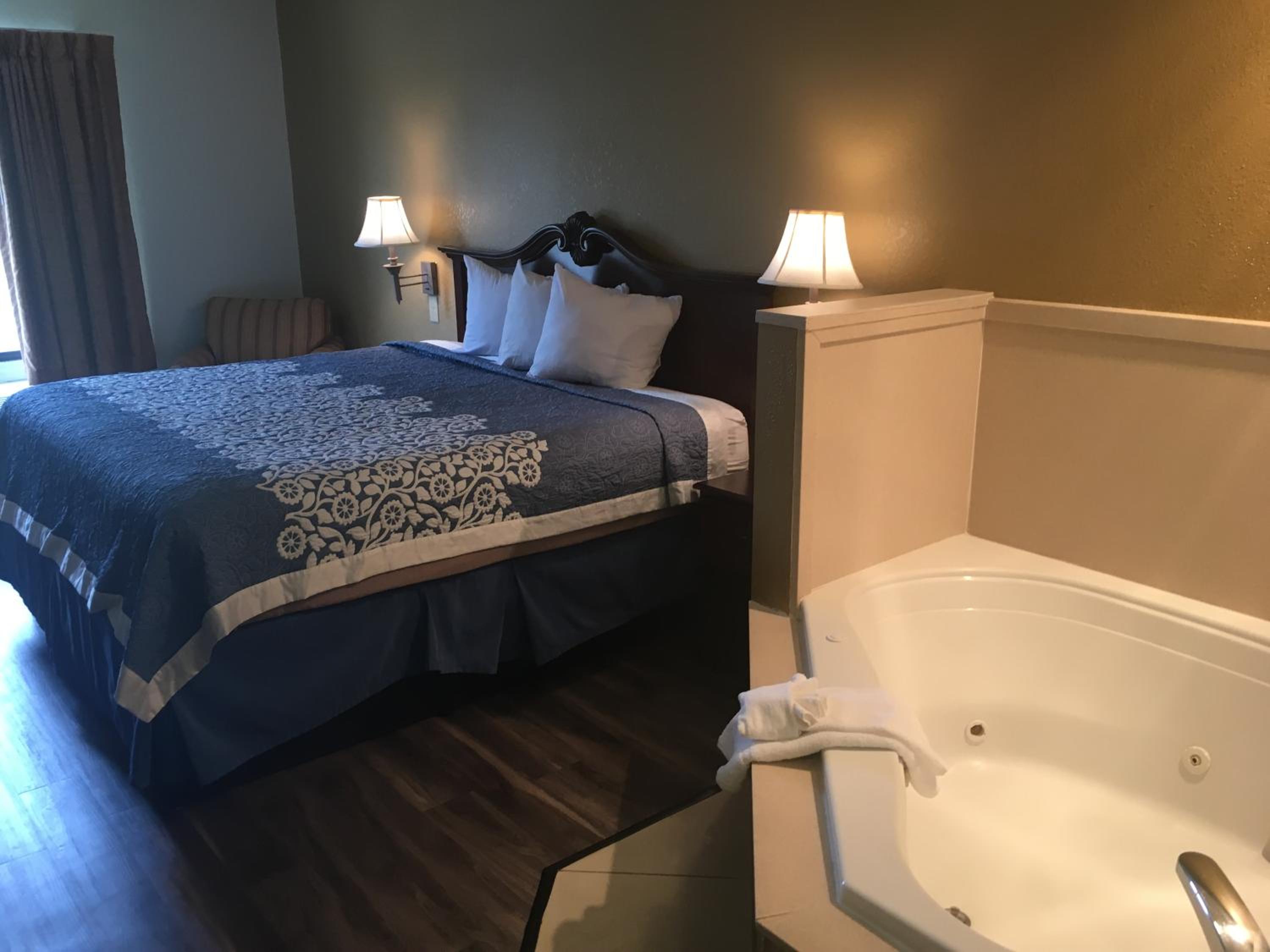 Days Inn by Wyndham Hattiesburg MS 24/49