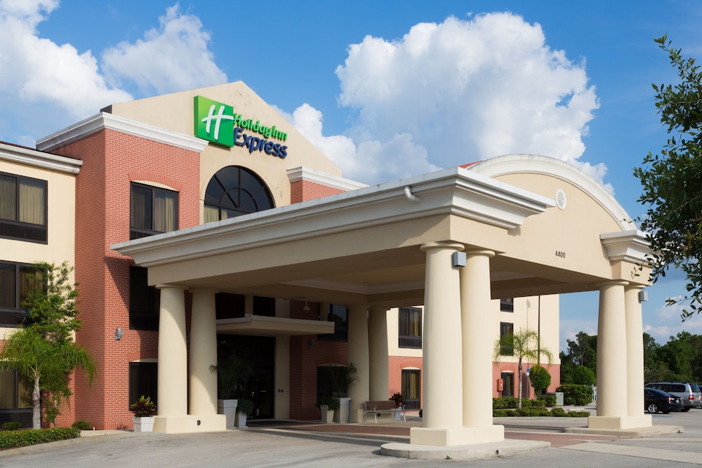 Holiday Inn Express Hotel & Suites Sebring 1/73