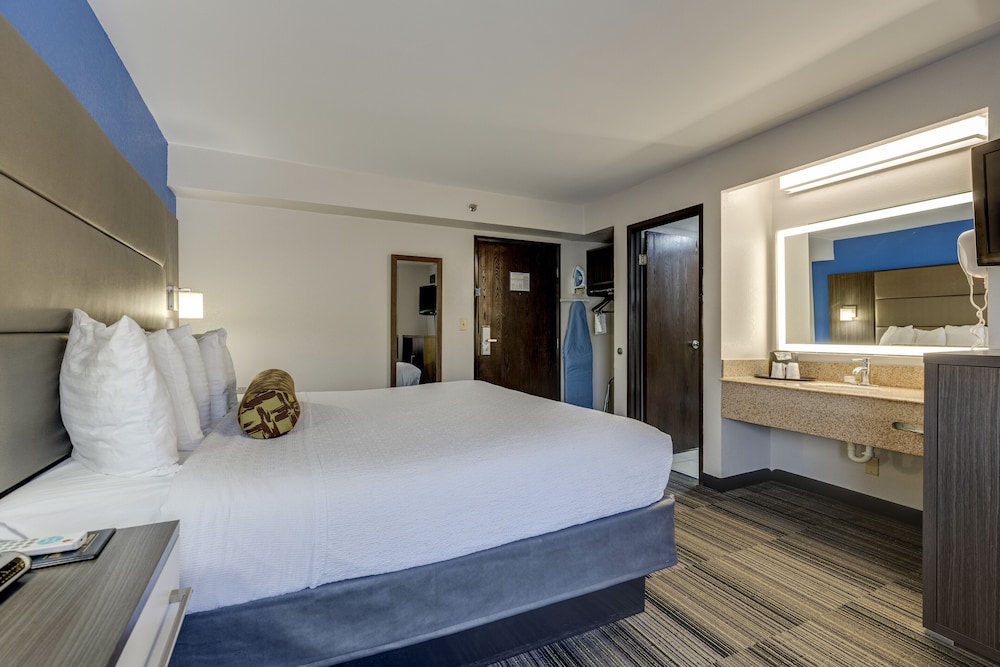 Alexis Inn and Suites Nashville Airport 12/40