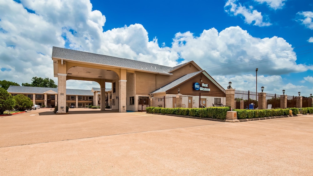 Days Inn by Wyndham Navasota 4/60