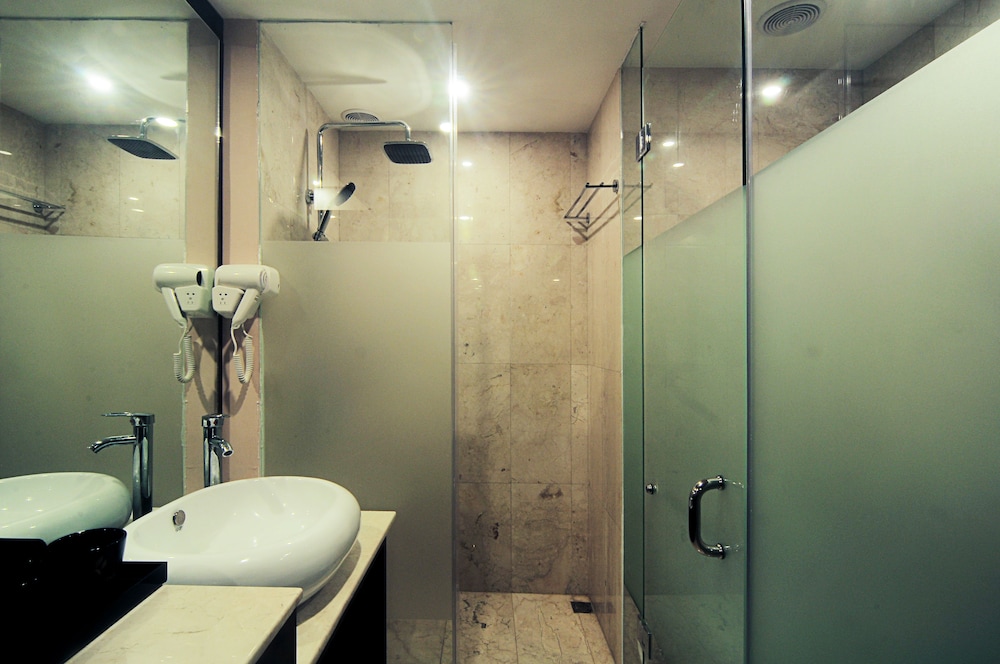 Grand Edge Hotel Semarang 8/59