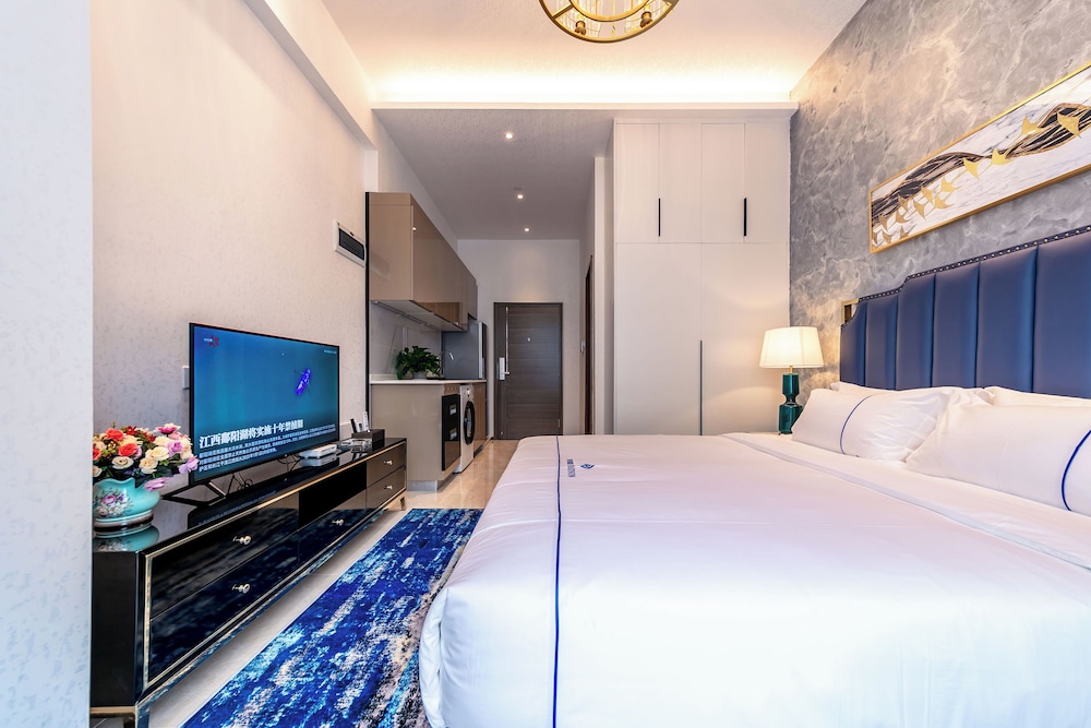 Huaqiang North Executive Apartment 10/20