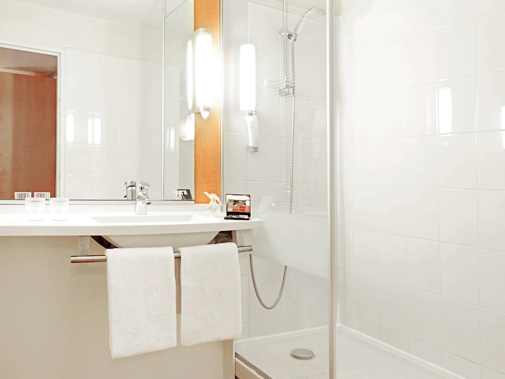 Ibis Paris 17 Clichy Batignolles 11/75