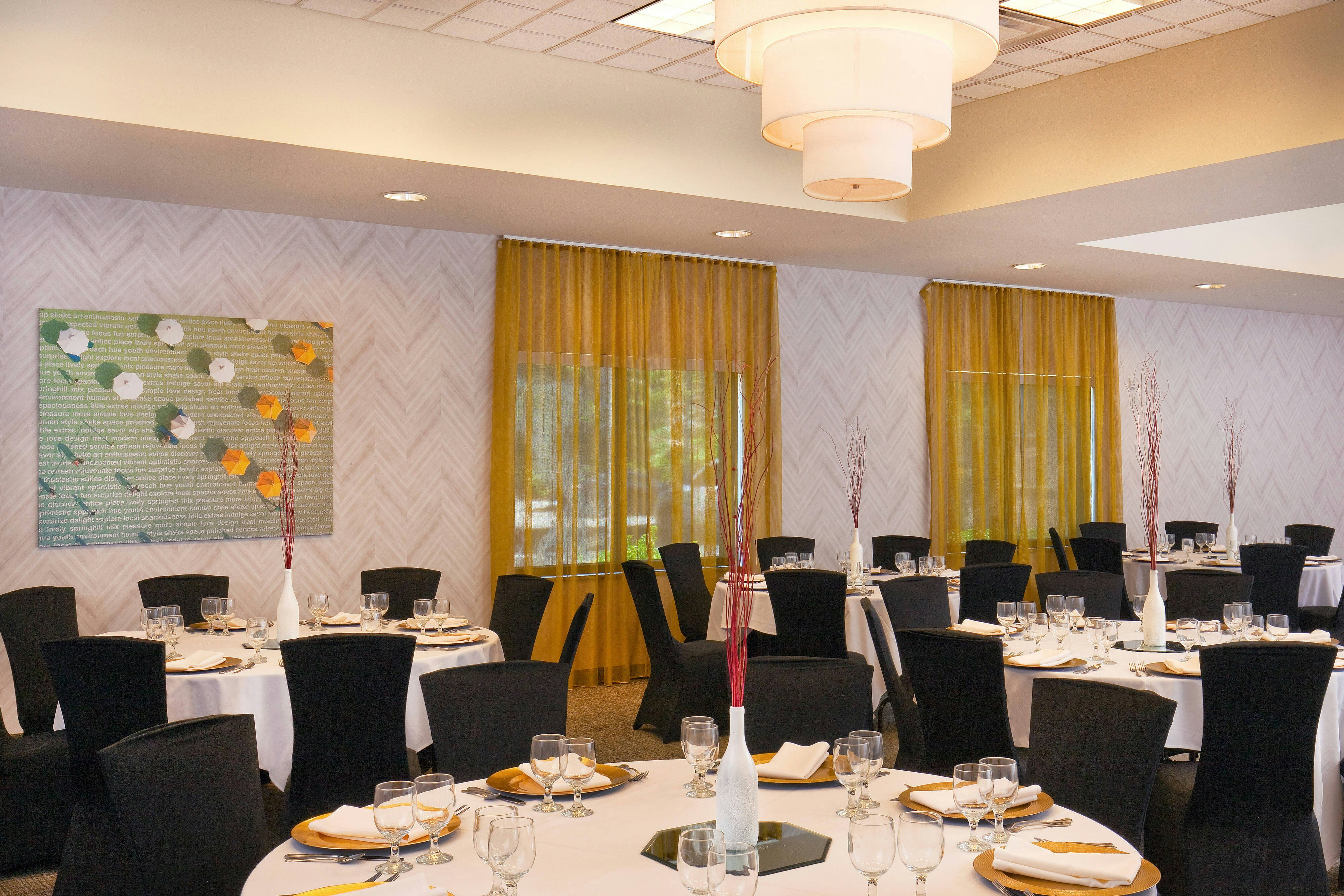 SPRINGHILL SUITES BY MARRIOTT CHESAPEAKE GREENBRIER 34/39