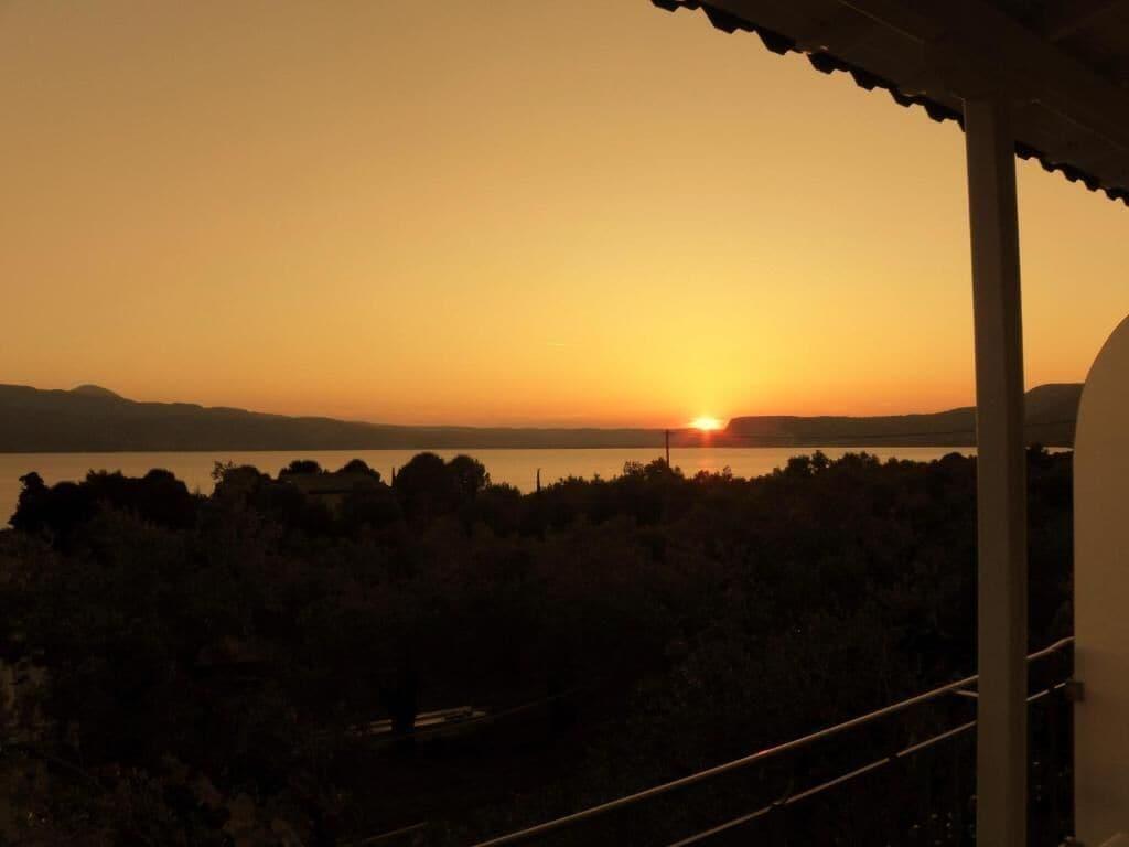 Ampoulos Rooms & Apartments 45/50