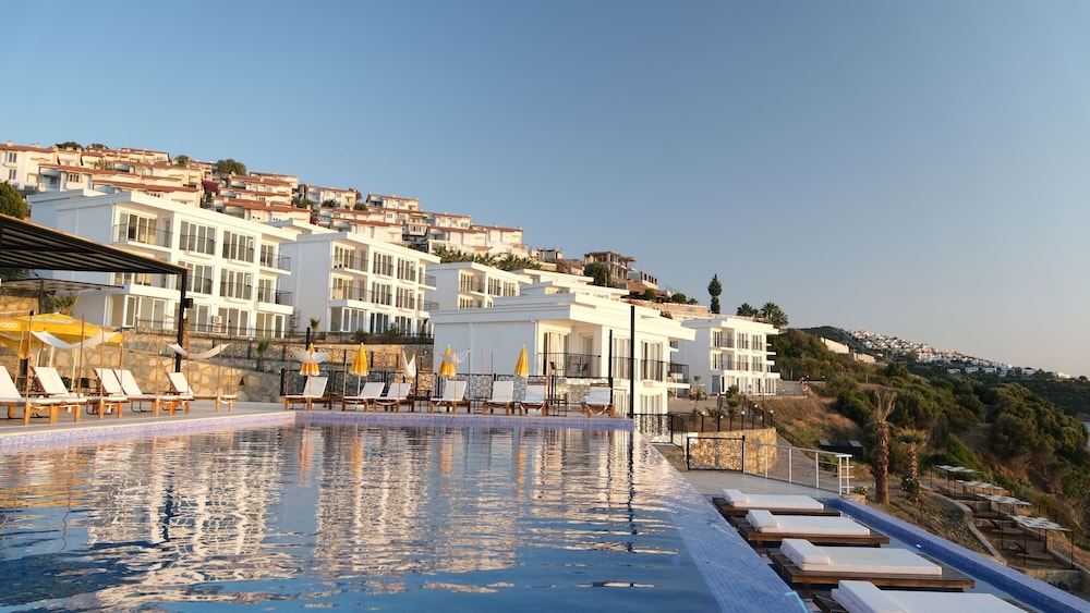 Ni Marin Hotel 33/40