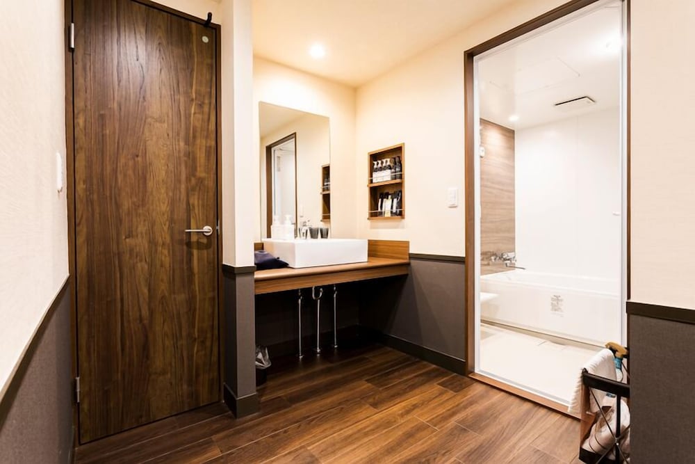 Hotel Double Funabashi 48/50