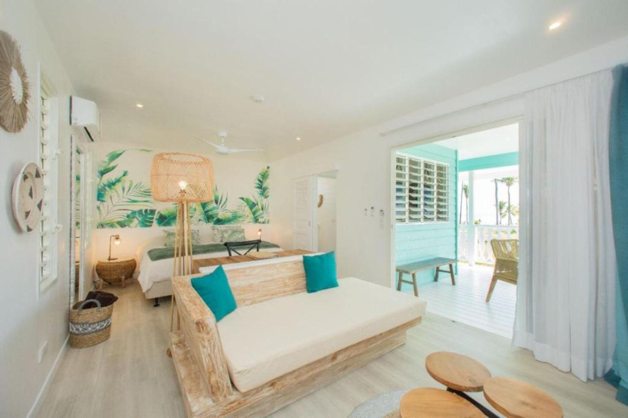 bungalow, lagoon view