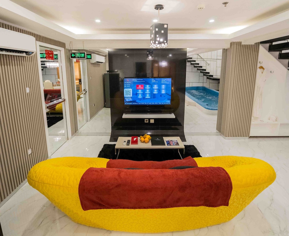 Luks Lofts Hotel & Residences 36/50