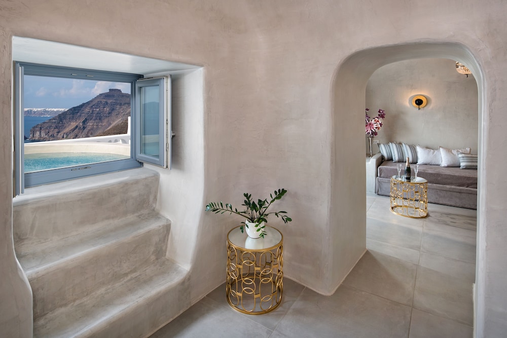 Athina Luxury Suites 8/62