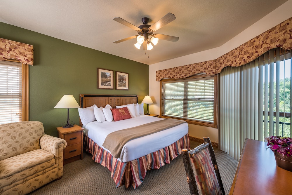 1 Bedroom, Villa, King Bed, Sofa, Westgate Branson Woods Resort 3/10