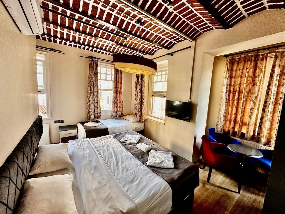 Taksim Palace Istanbul Hotel 6/18