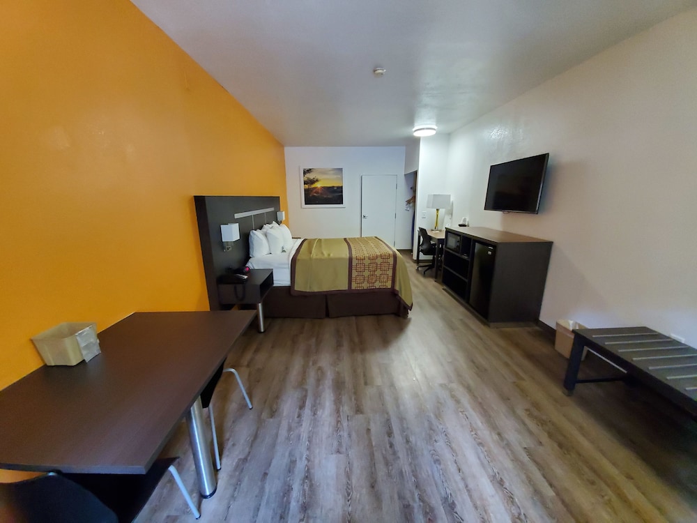 Days Inn by Wyndham Lexington 17/26