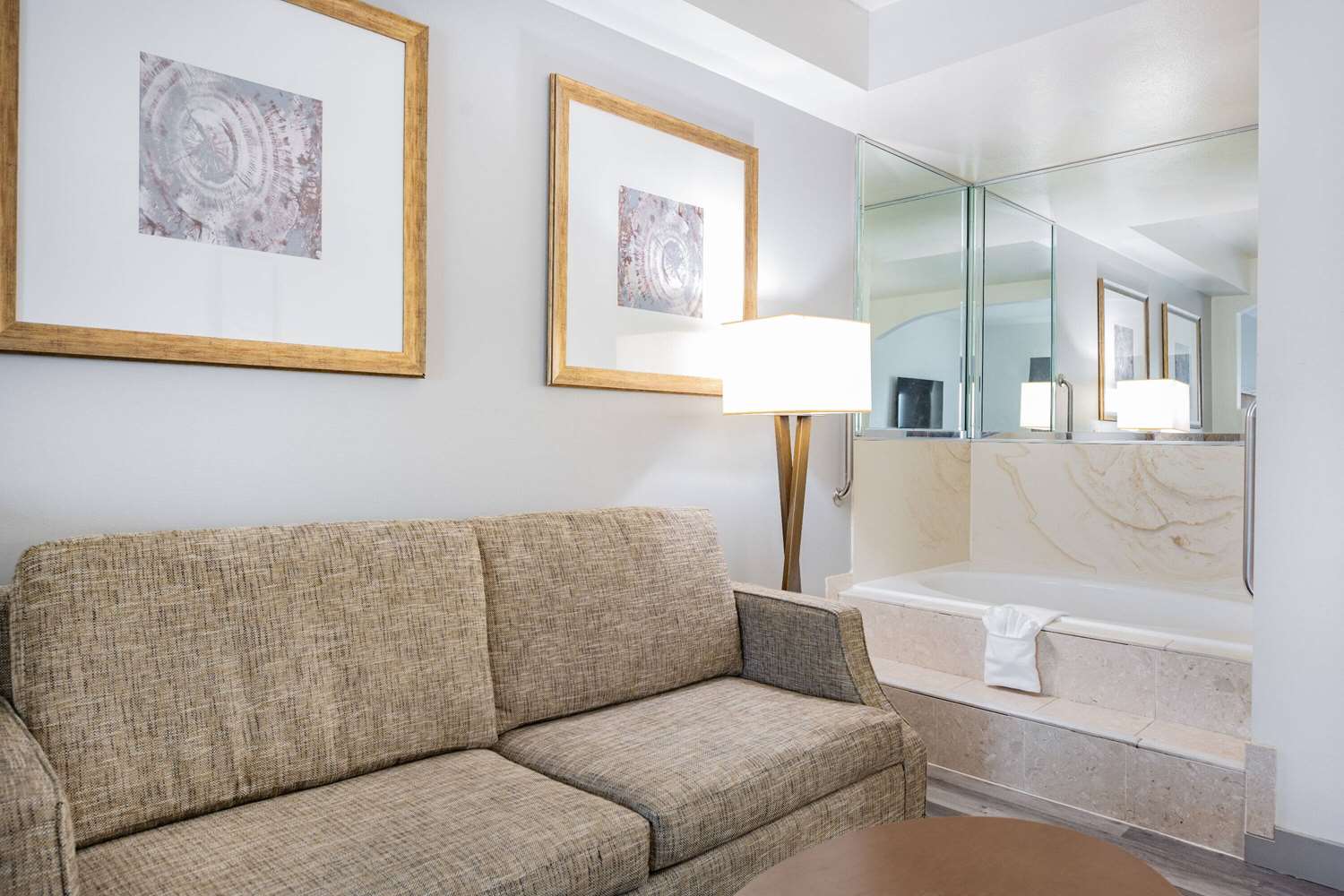 Ramada by Wyndham Bakersfield North 23/44