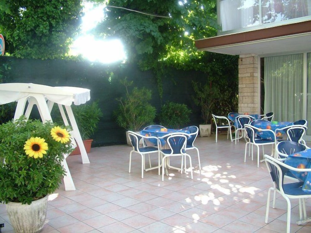 Hotel Bacco 5/22