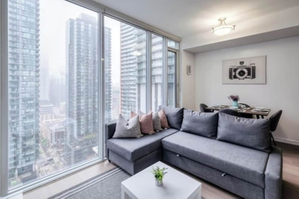 Peter Street Downtown Toronto Suites 7/13