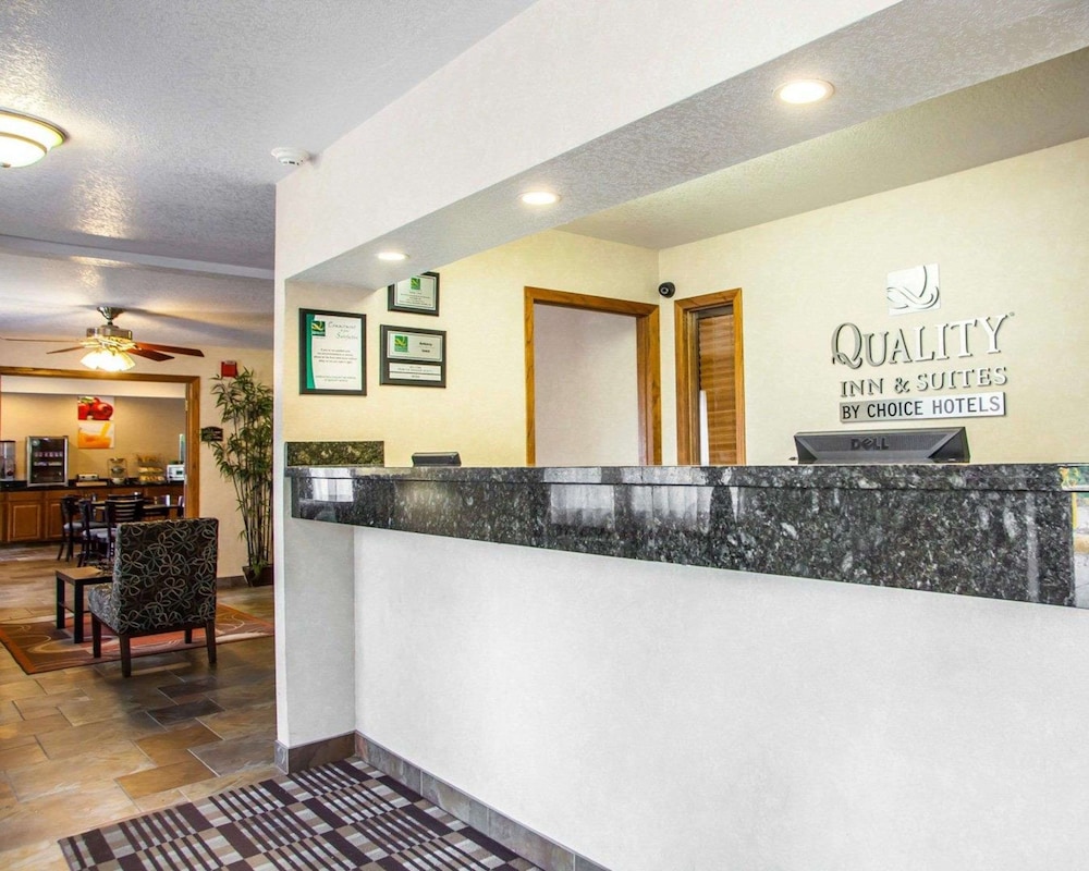 Quality Inn & Suites Ankeny-Des Moines 9/43