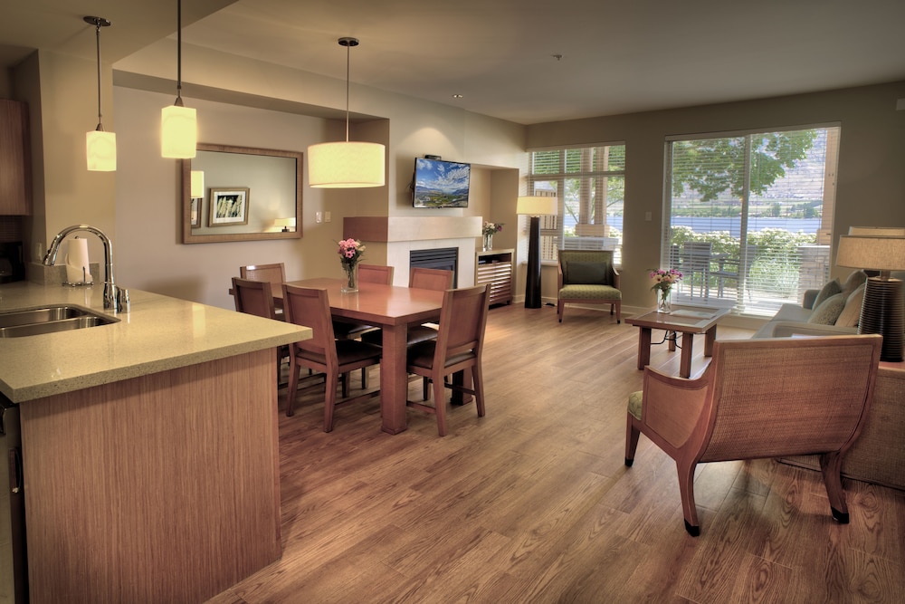 Watermark Beach Resort 35/39
