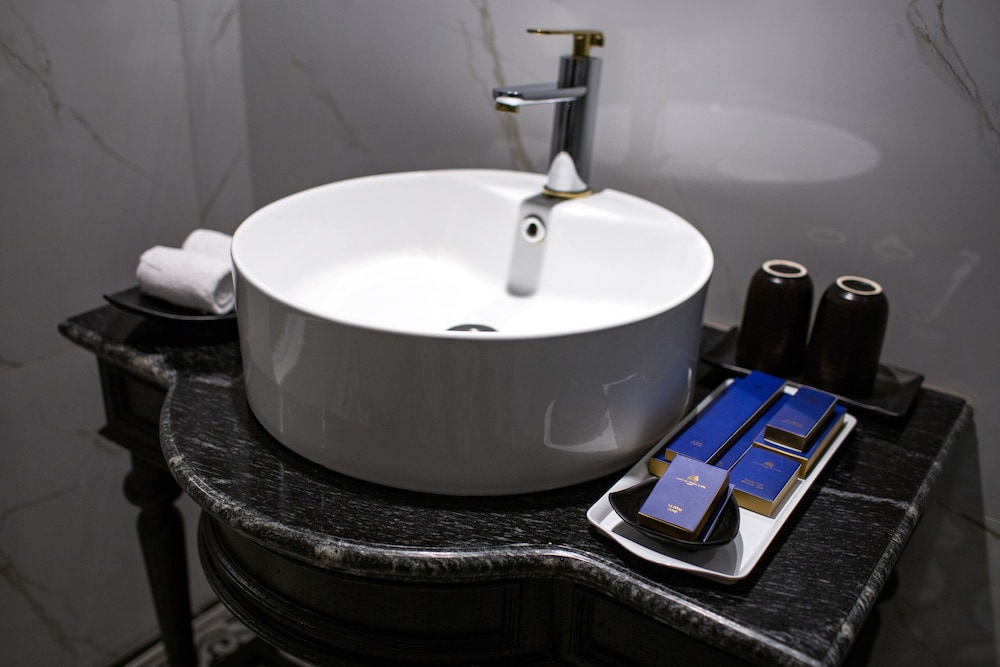 Acoustic Hotel And Spa 50/50