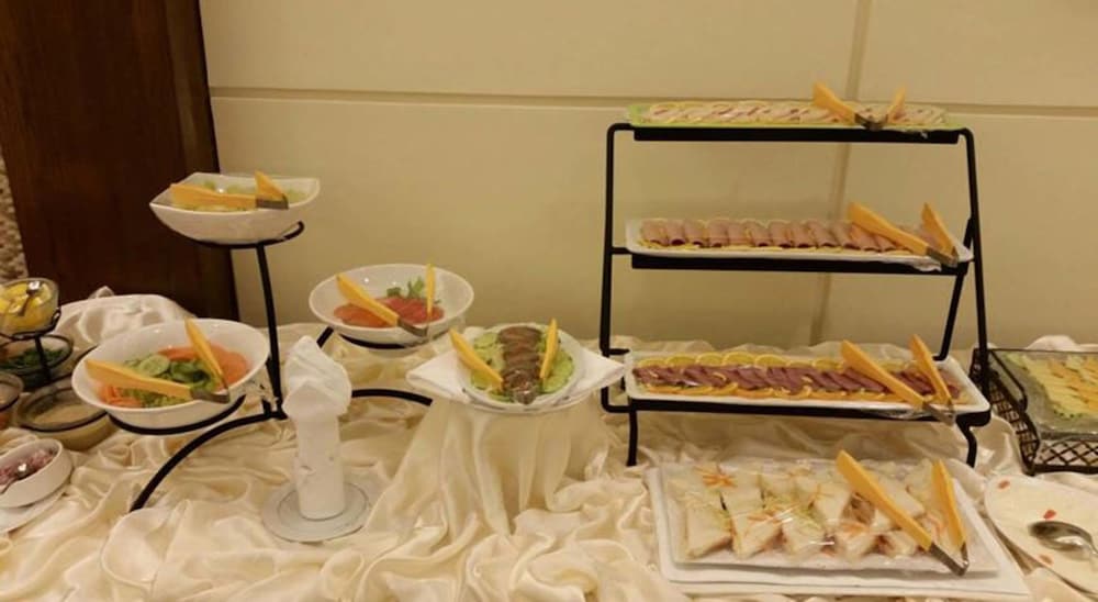 فندق جولدن نيو كونتيننتال EX: فندق الحياة جدة كونتيننتال(Al Hyatt Jeddah Continental Hotel) 10/33