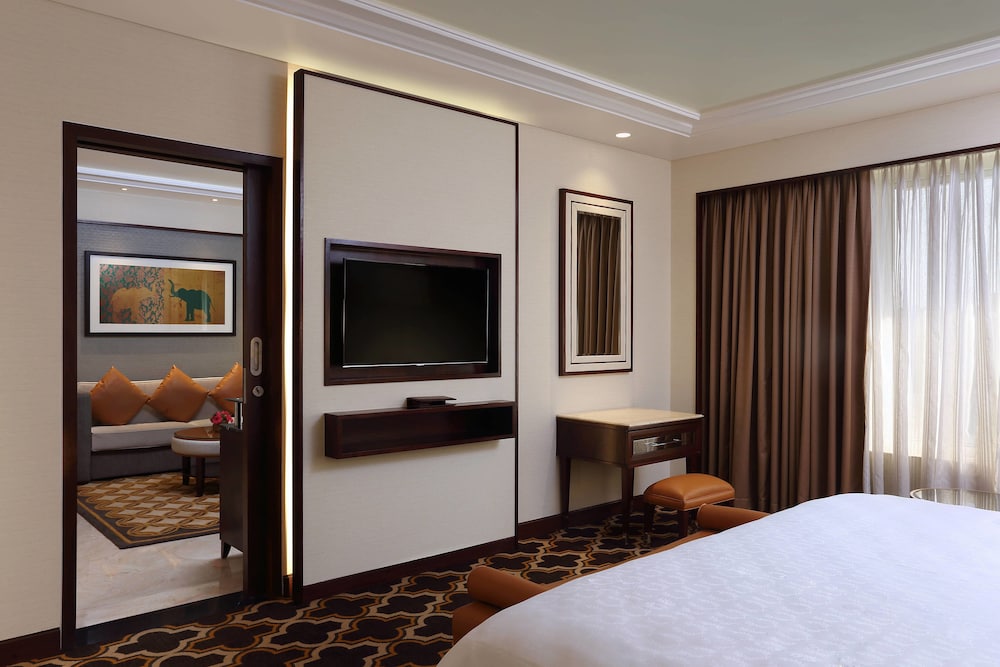 Sheraton Grand Pune Bund Garden Hotel 27/60