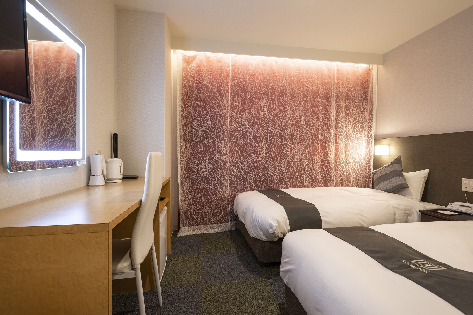 ECONOMY, TWIN BEDS