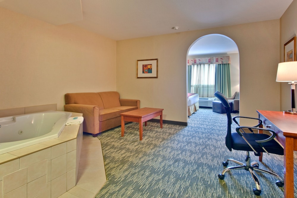 Holiday Inn Express Hotel Suites Edmonton South 49/50