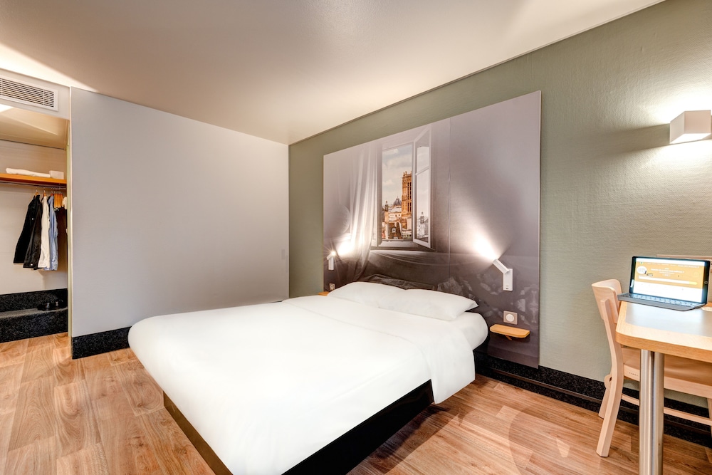 B&B HOTEL Louveciennes 36/56