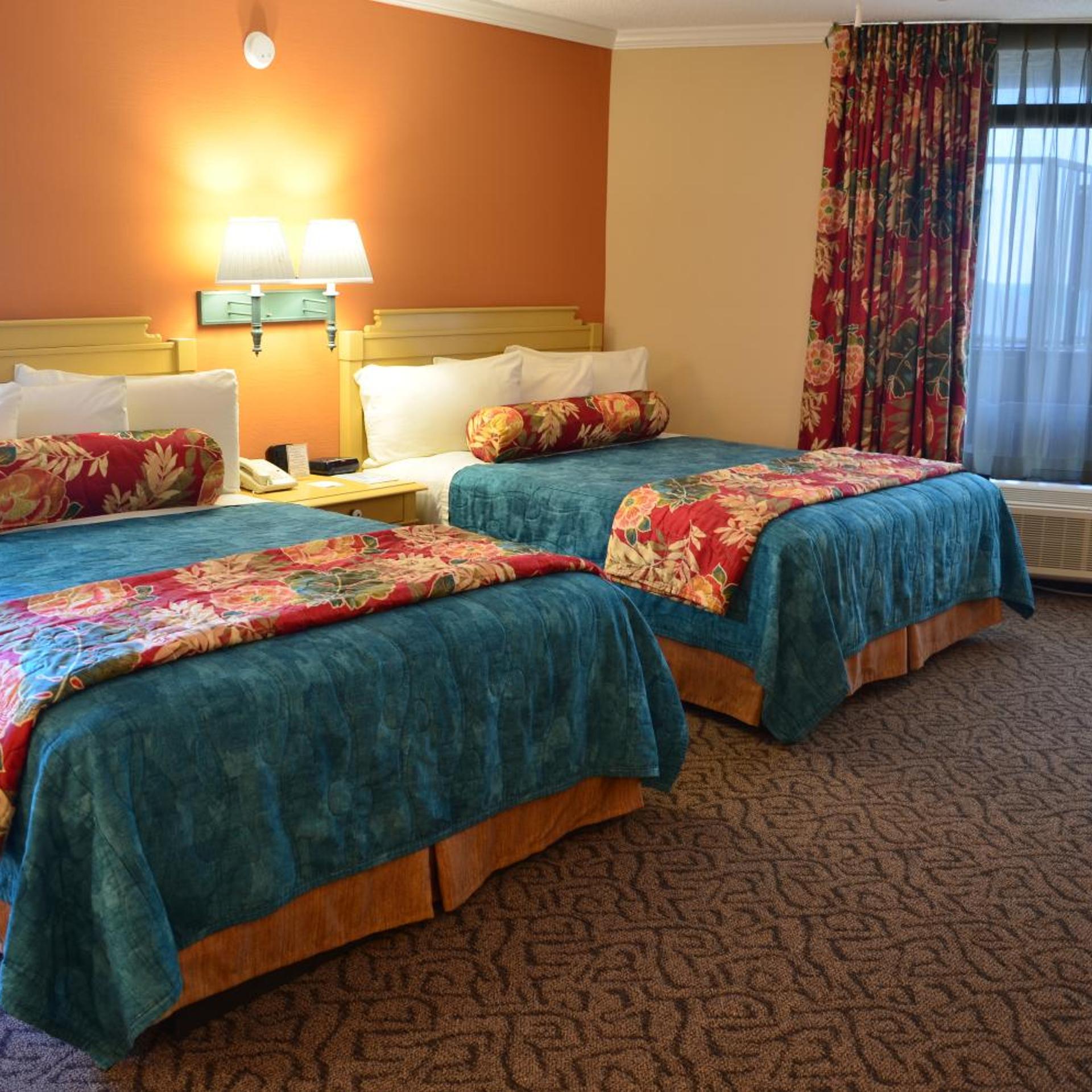 غرفة بسريرين كوين بإطلالة على المسبح، Sun Viking Lodge 2/8