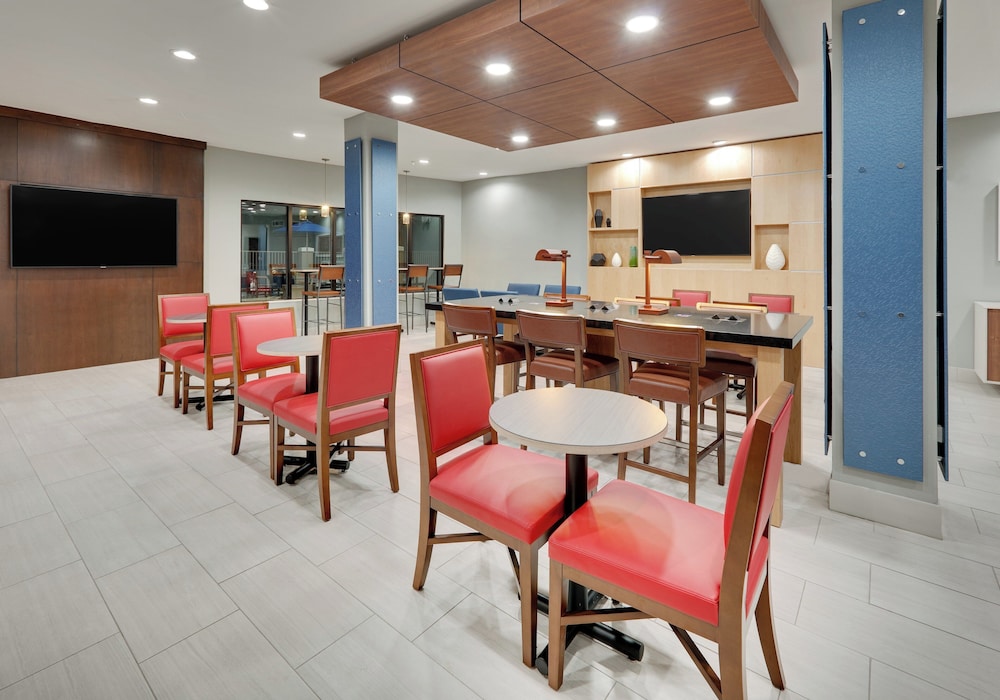 Holiday Inn Express Hotel & Suites San Antonio Nw Near Seaworld 55/76