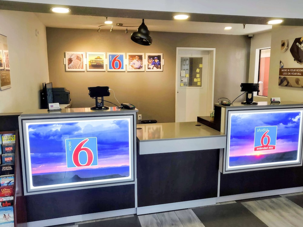 Lobby at Studio6 Fresno, CA - Extended Stay, FRESNO - CA
