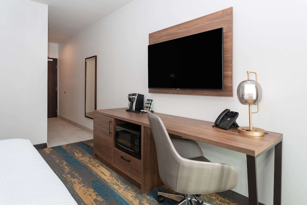 La Quinta Inn & Suites By Wyndham Galt Lodi North 51/56