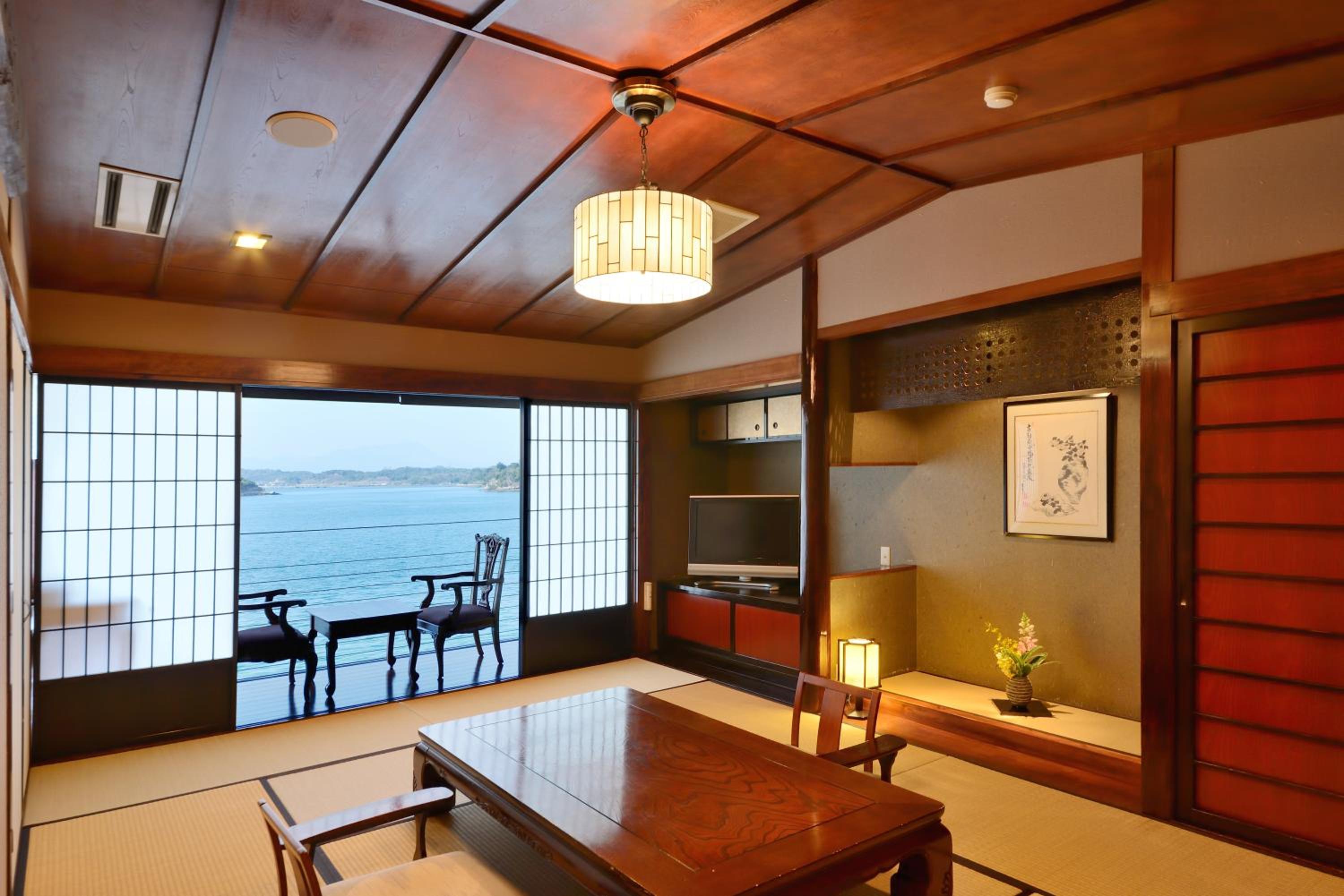 Hotel Ryugu 52/58