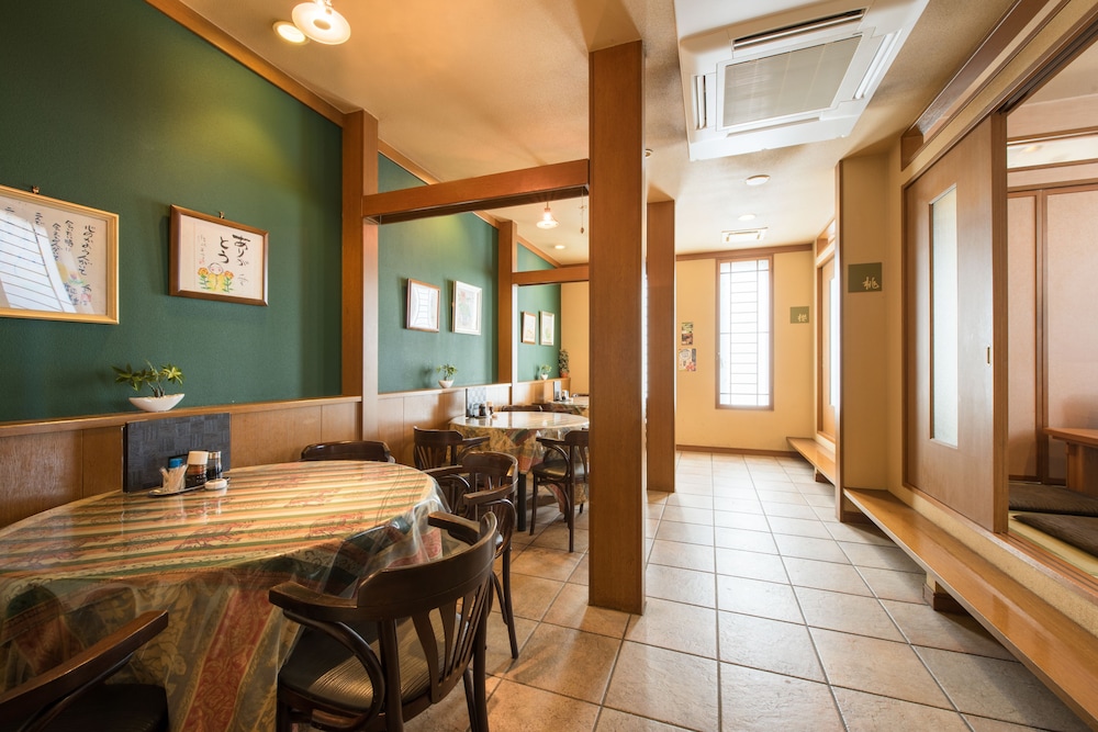 Pacific Hotel Shiroishi 44/58