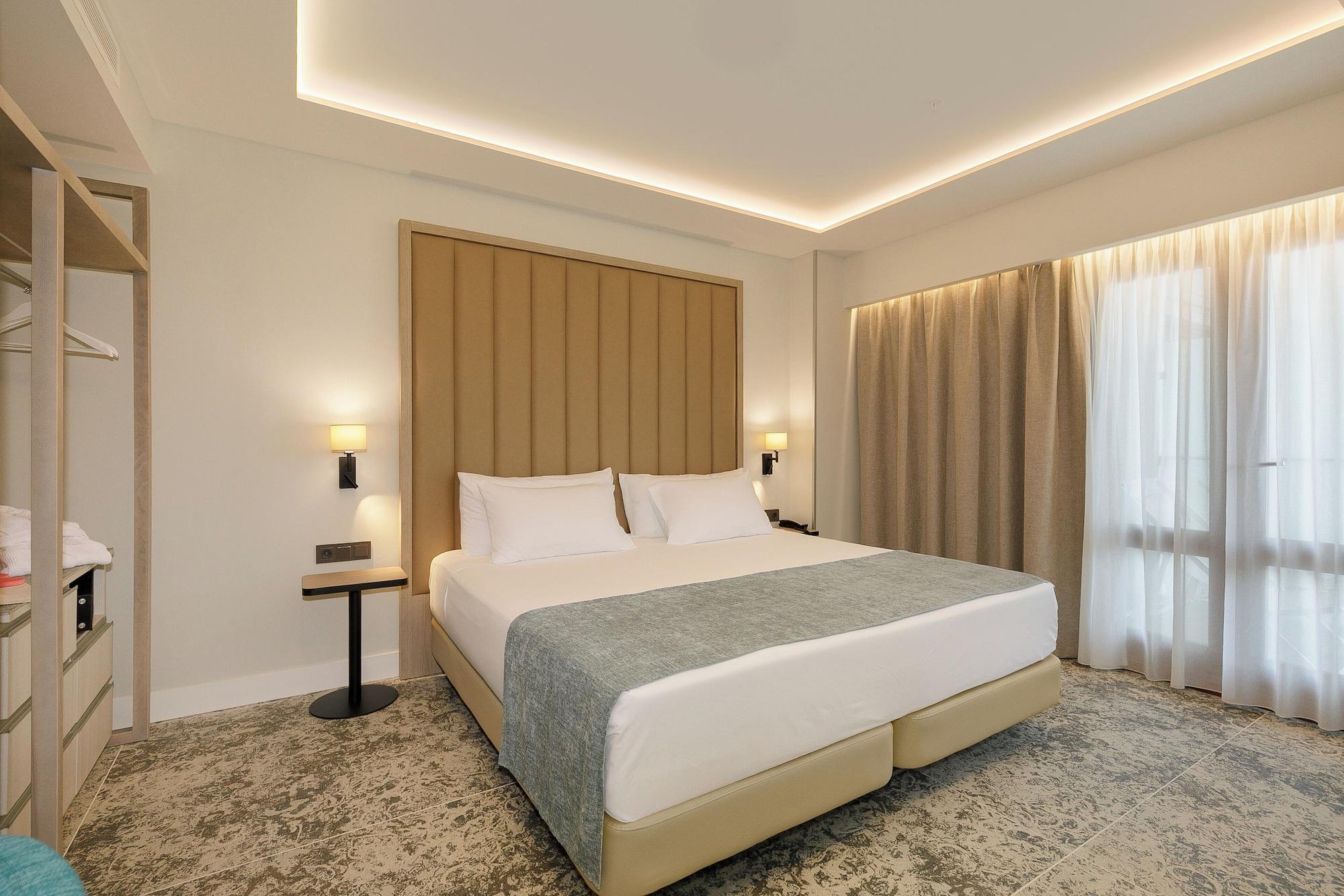 Sol, Suite, Lateral Side Sea View