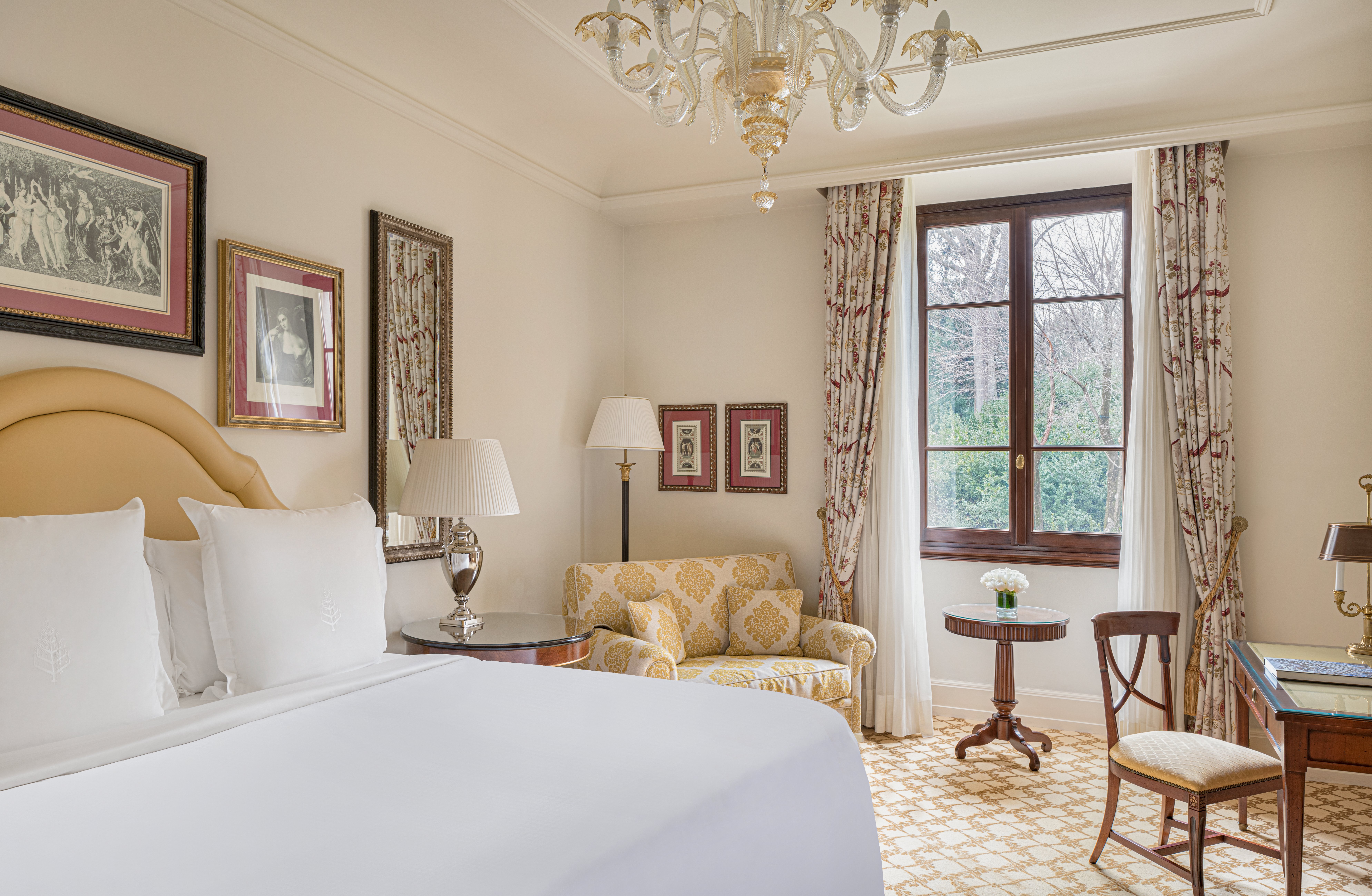 PREMIER, KING BED