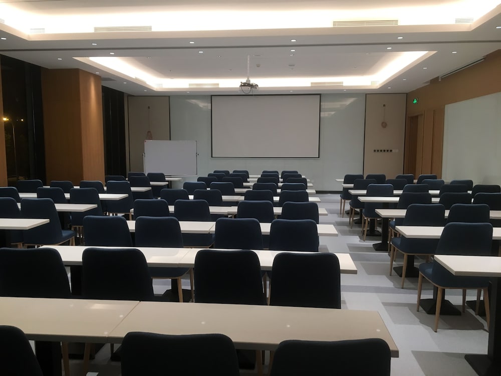 HOLIDAY INN EXPRESS XI'AN QUJIANG SOUTH 56/67