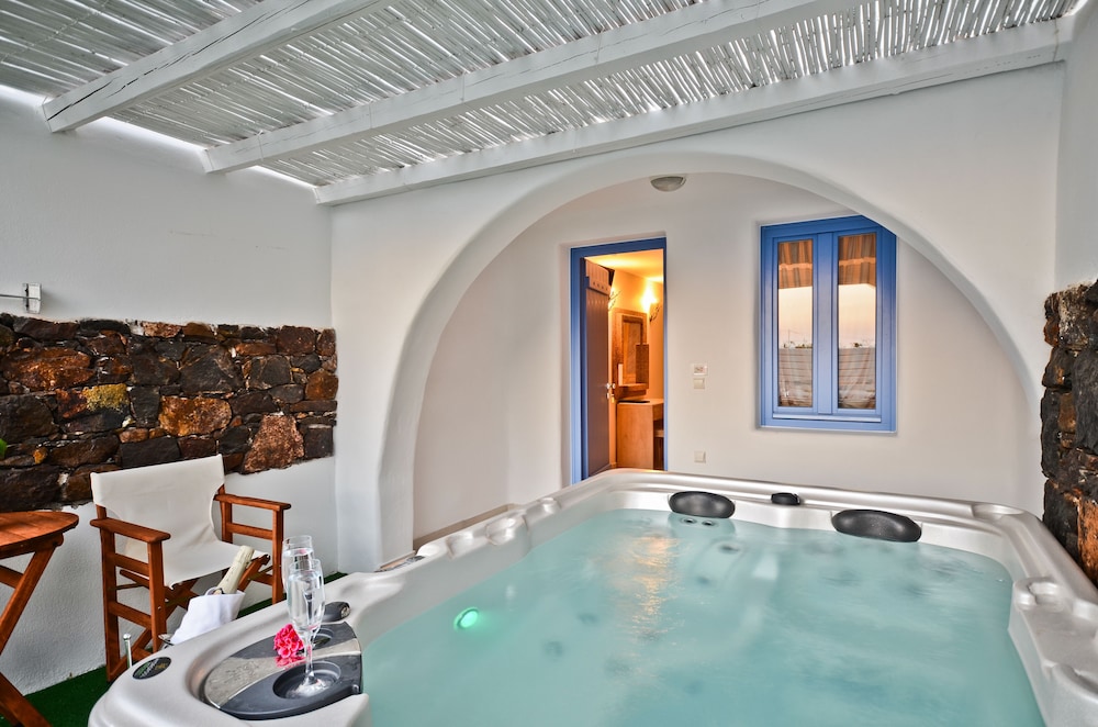 Naxos Island Hotel 30/74
