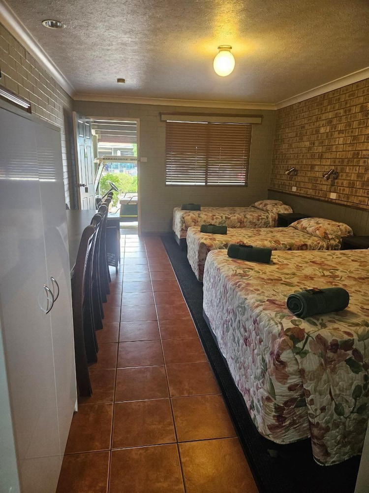 Barcaldine Country Motor Inn 18/45