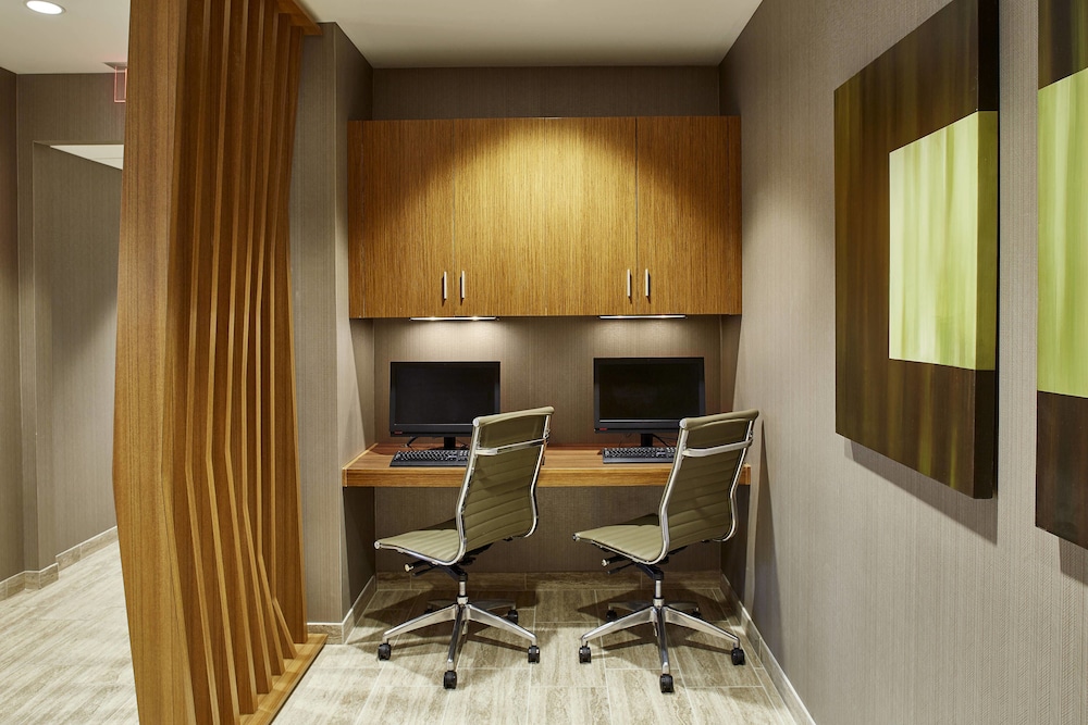 Springhill Suites Dayton Beavercreek 26/31
