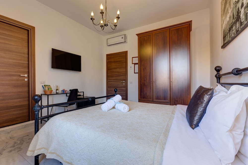 Little Rhome Suites 15/49