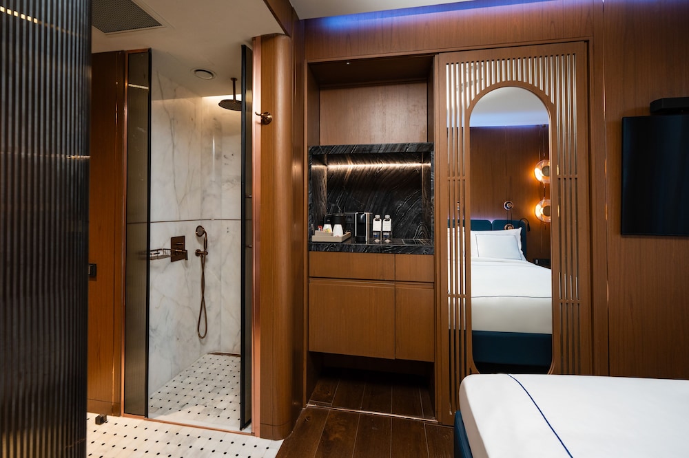 Sura Concept Hotel 24/24