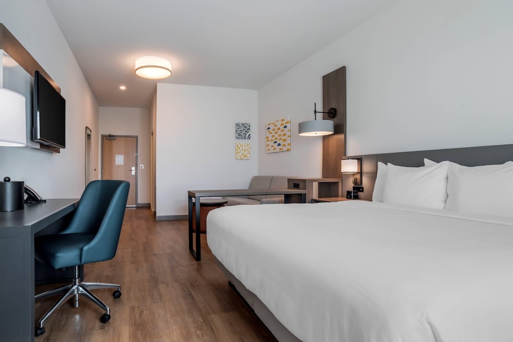 Comfort Inn & Suites Panama City Beach - Pier Park Area 30/61